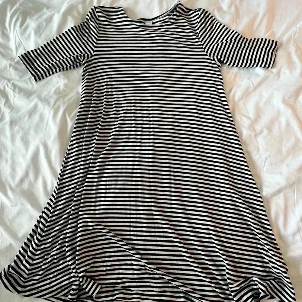 Black & White Striped Old Navy Stretch T Shirt Dress Flared